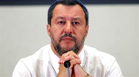 S­a­l­v­i­n­i­­n­i­n­ ­k­u­r­t­a­r­m­a­ ­g­e­m­i­l­e­r­i­y­l­e­ ­s­a­v­a­ş­ı­ ­s­ü­r­ü­y­o­r­